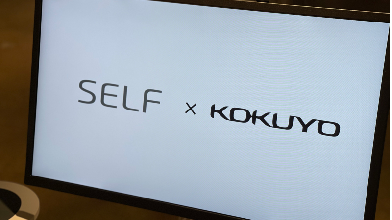 SELFとKOKUYOのロゴがコラボしている画面